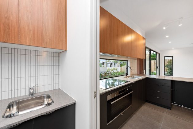 40 Burnaby Tce