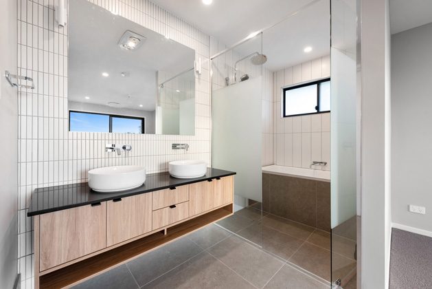 40 Burnaby Tce